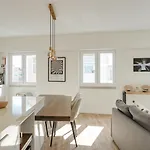 Flat W/ Balcony & Workspace By Hostwise Лиссабон