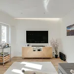 Flat W/ Balcony & Workspace By Hostwise Апартаменты *