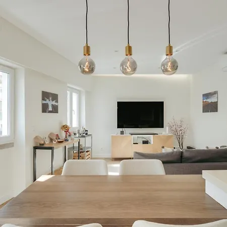 Flat W/ Balcony & Workspace By Hostwise * Лиссабон