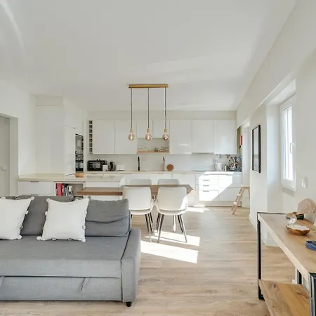 Flat W/ Balcony & Workspace By Hostwise Lejlighed