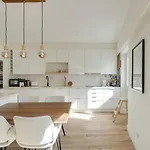 Flat W/ Balcony & Workspace By Hostwise *