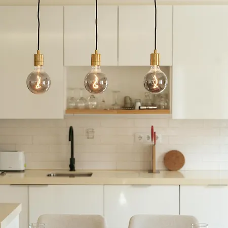 Hostwise - Flat W/ Balcony & Workspace * Lisbon