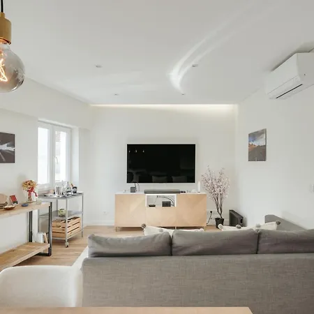 Flat W/ Balcony & Workspace By Hostwise Lissabon