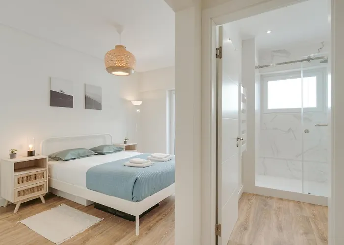 Flat W/ Balcony & Workspace By Hostwise Apartment