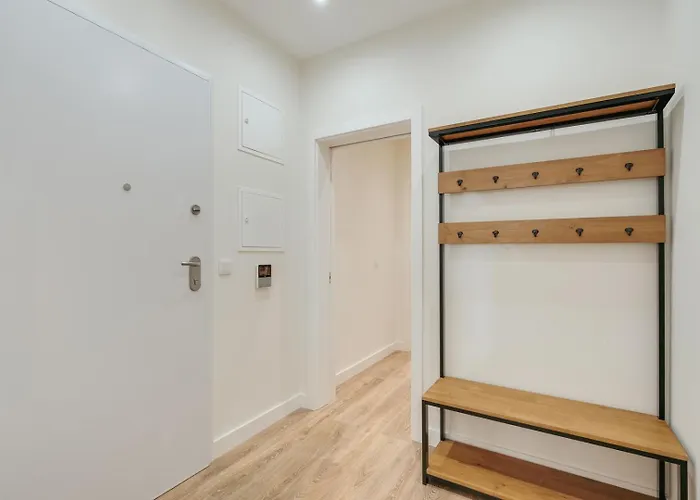 Apartment Flat W/ Balcony & Workspace By Hostwise Lisbon