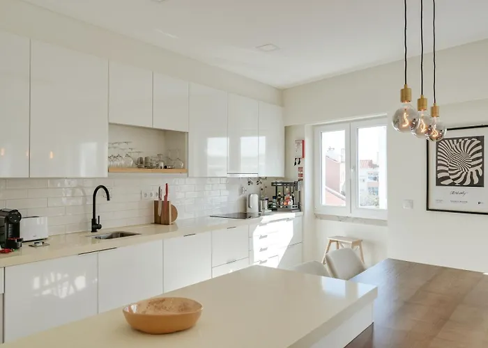 Apartment Flat W/ Balcony & Workspace By Hostwise Lisbon