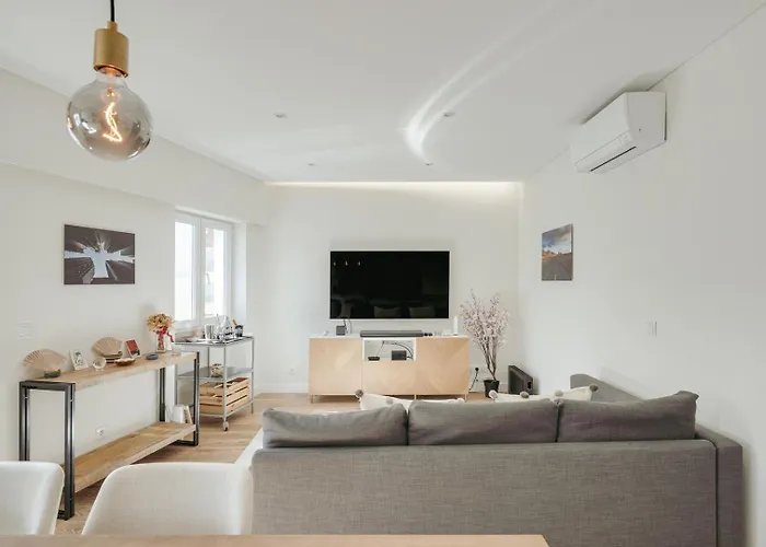 Flat W/ Balcony & Workspace By Hostwise Lisbon