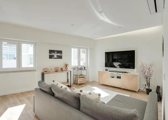 Apartment Flat W/ Balcony & Workspace By Hostwise *